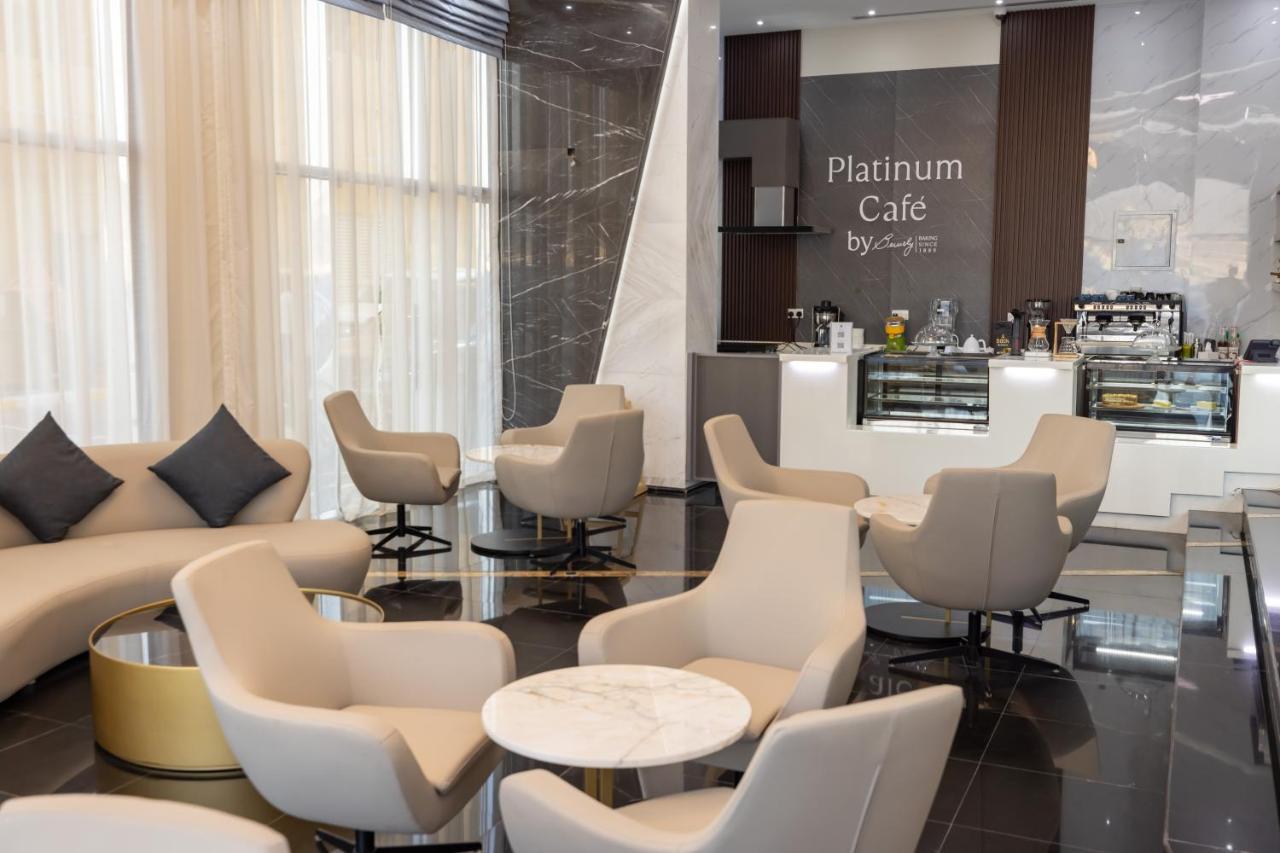 Platinum Coast Hotel Apartments Fudżajra Zewnętrze zdjęcie Platinum Cafe