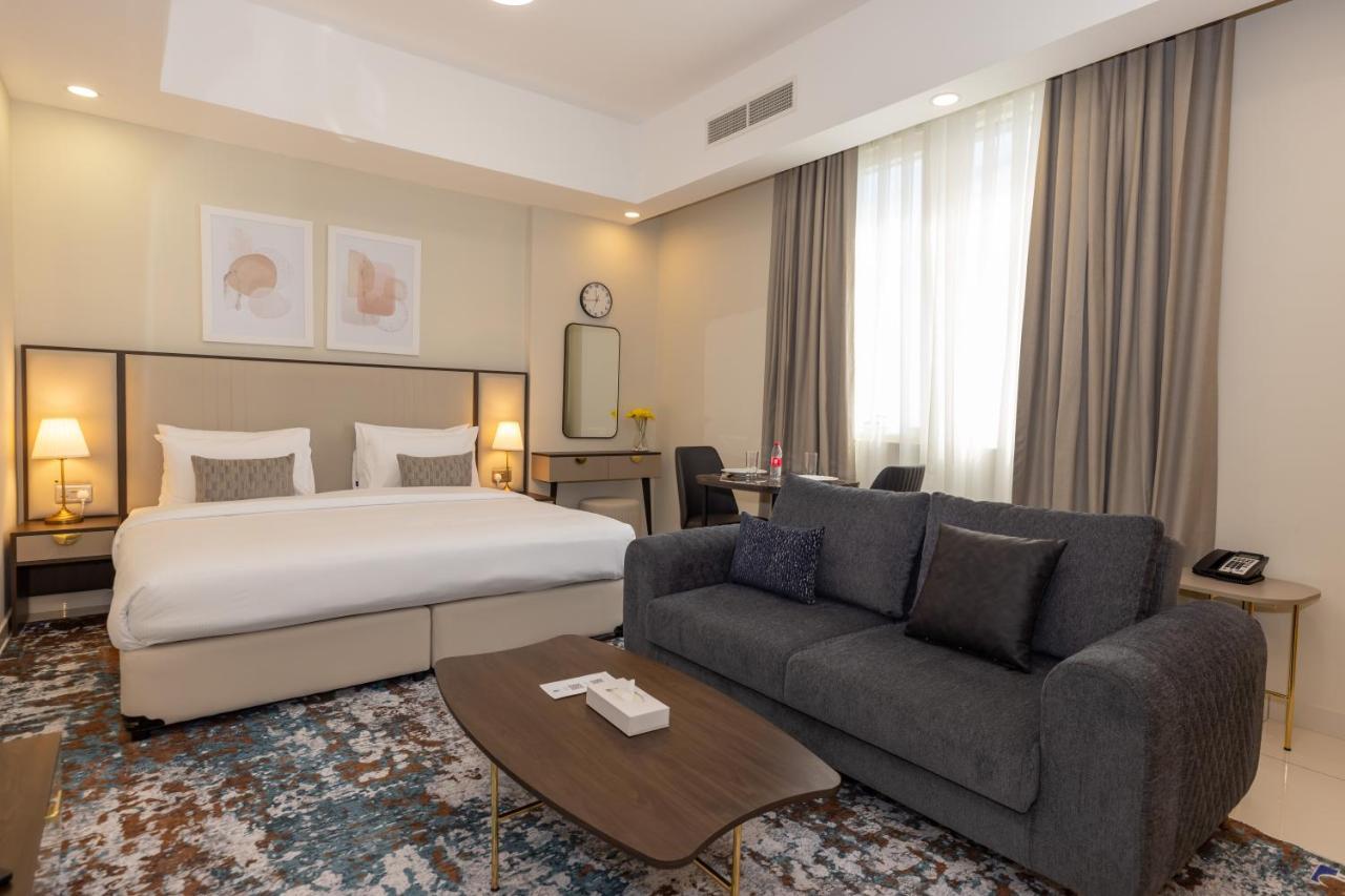 Platinum Coast Hotel Apartments Fudżajra Zewnętrze zdjęcie A room at the hotel